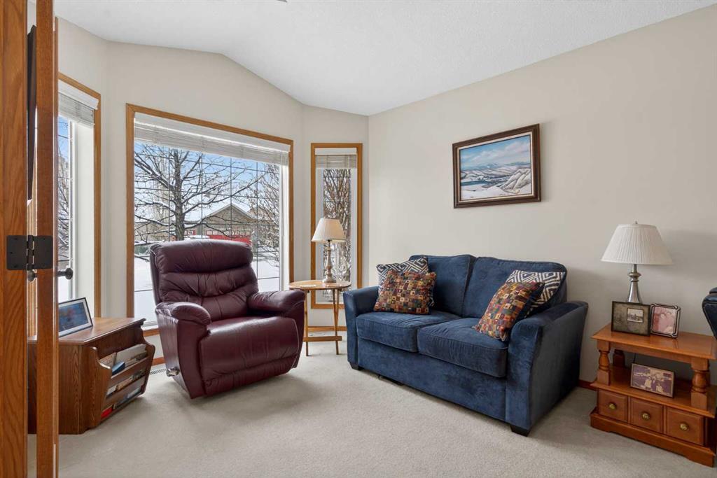 Picture for 38 Tanner Close SE