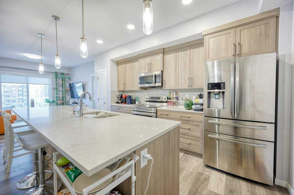 Picture for 406, 80 Carrington Plaza NW