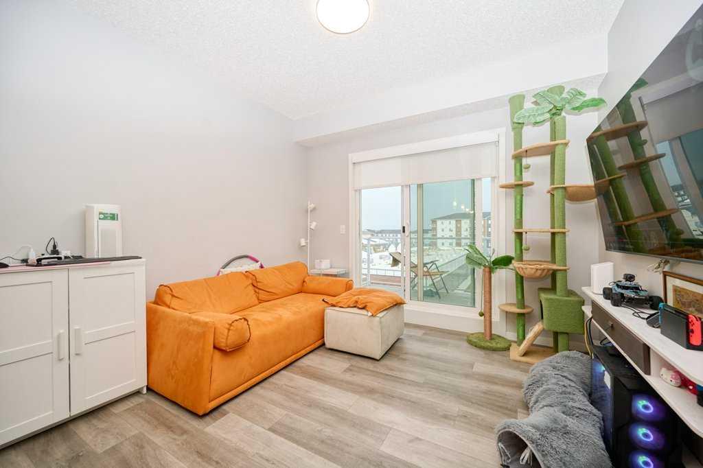 Picture for 406, 80 Carrington Plaza NW