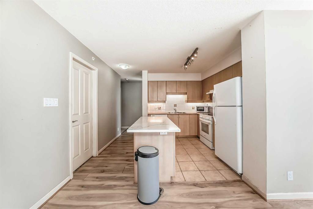 Picture for 1701, 650 10 Street SW