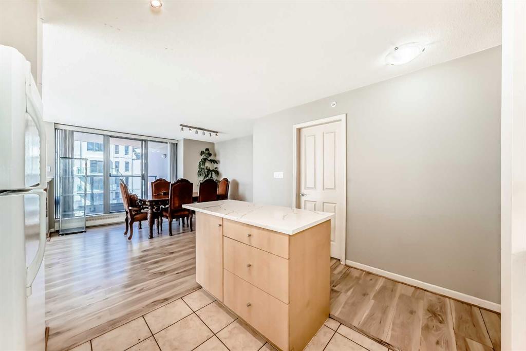 Picture for 1701, 650 10 Street SW