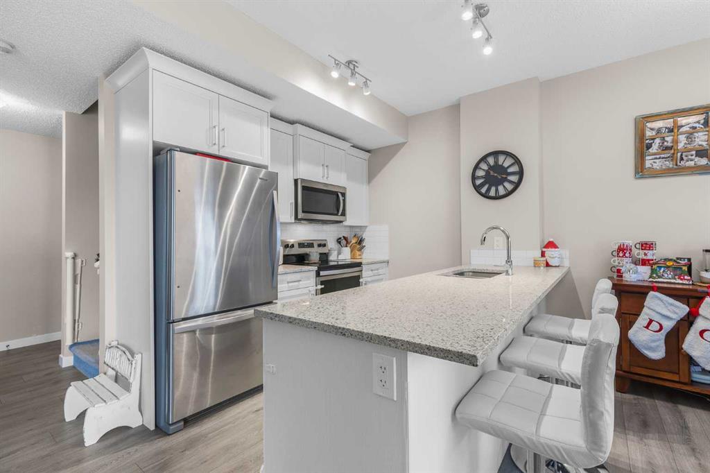 Picture for 811, 250 Fireside View 