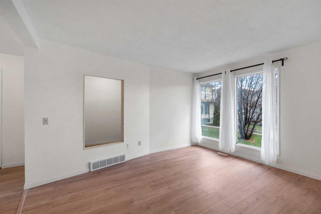 Picture for 68 Templeson Crescent NE