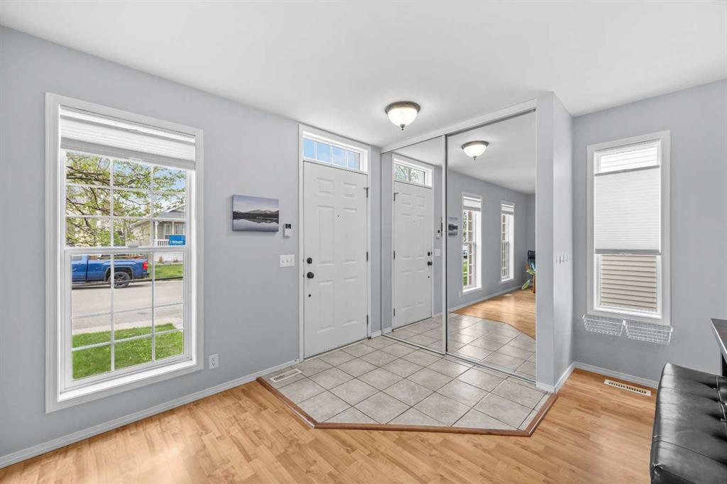 Picture for 99 Hidden Crescent NW