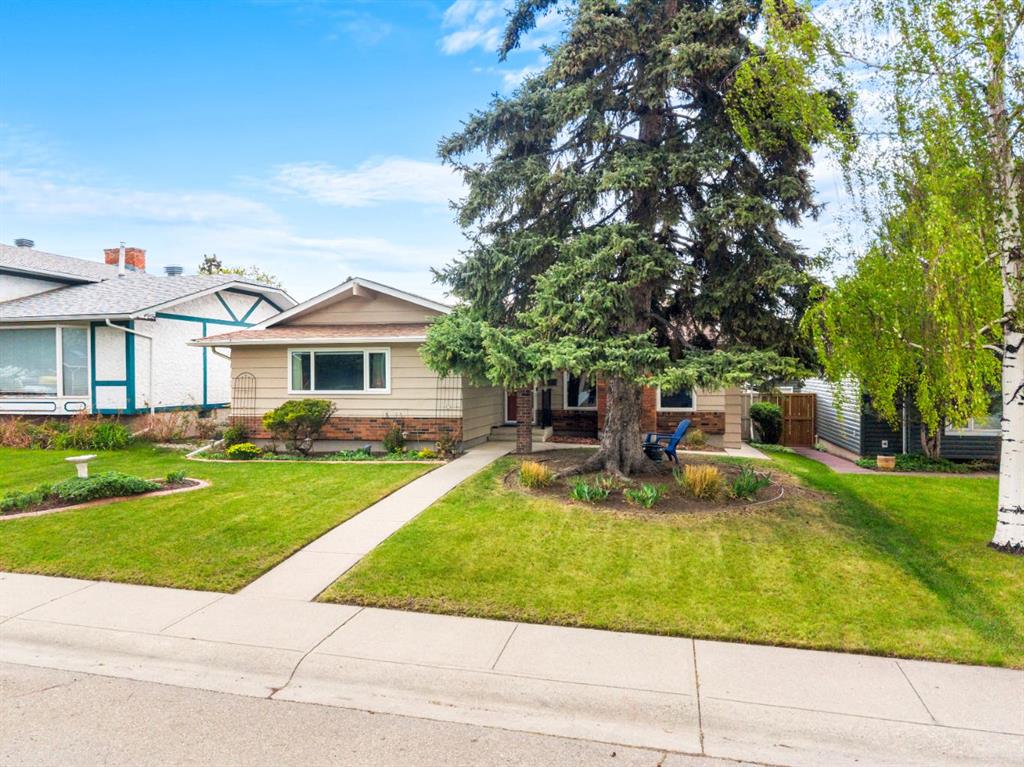 Picture for 52 Lake Lucerne Close SE