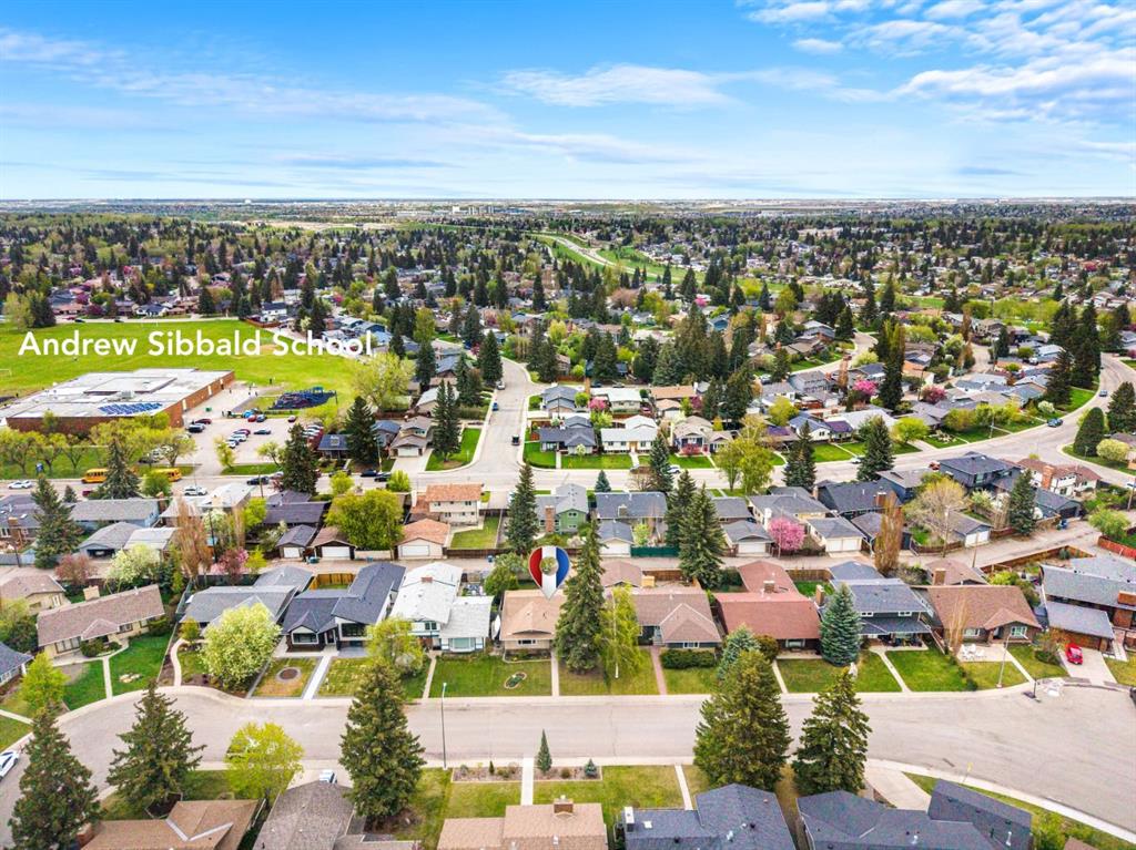Picture for 52 Lake Lucerne Close SE