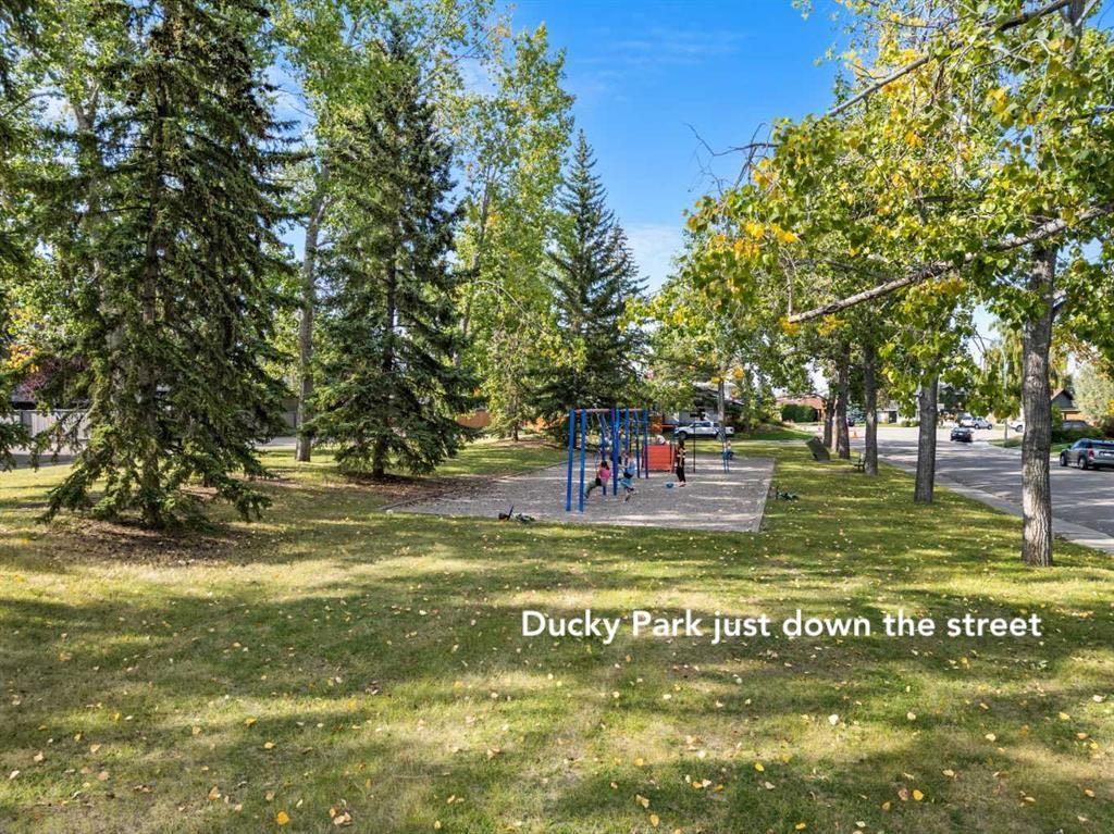 Picture for 52 Lake Lucerne Close SE