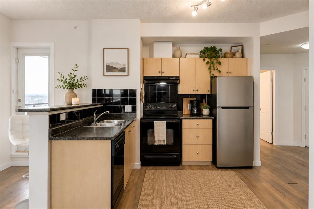 Picture for 1615, 1053 10 Street SW