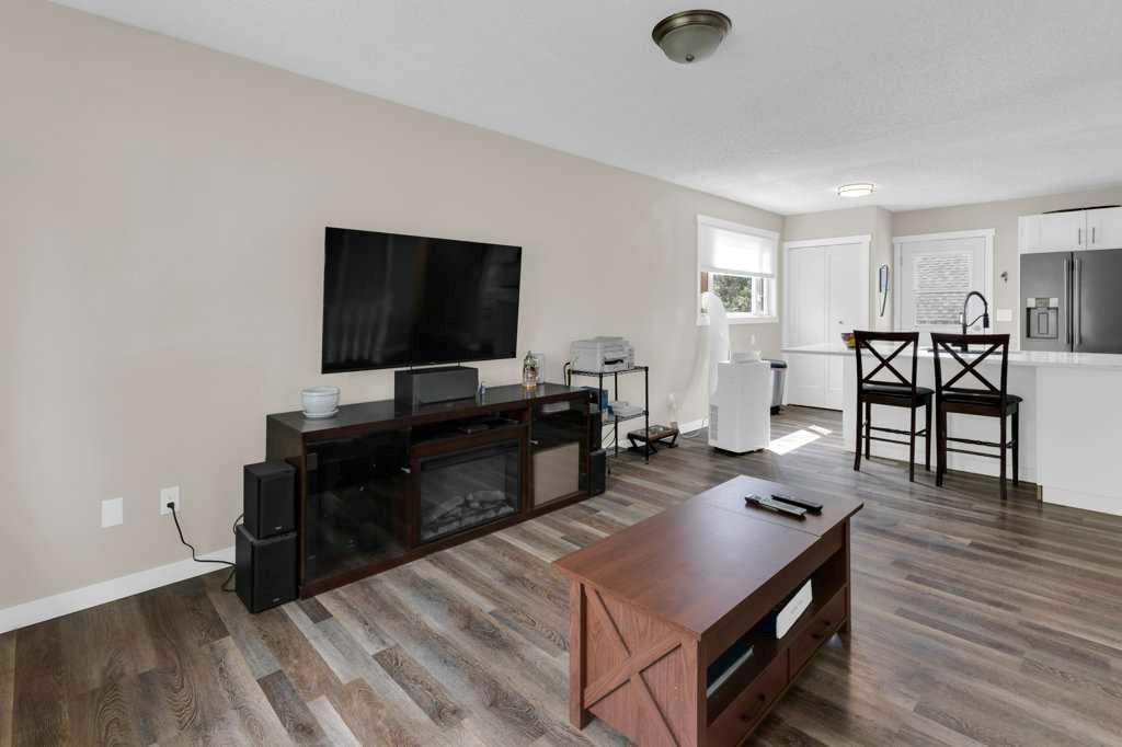 Picture for 120 Alpine Crescent SE