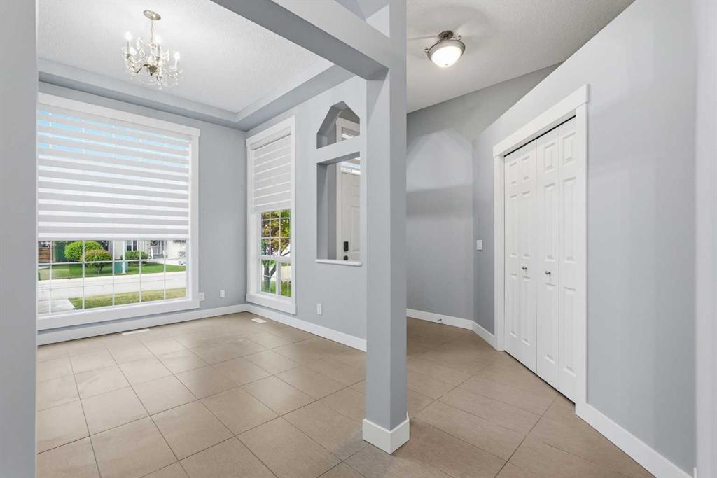 Picture for 209 Oakmere Close 