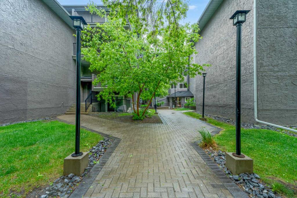 Picture for 208, 819 4A Street NE