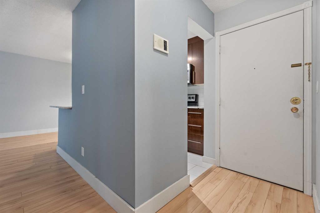 Picture for 208, 819 4A Street NE