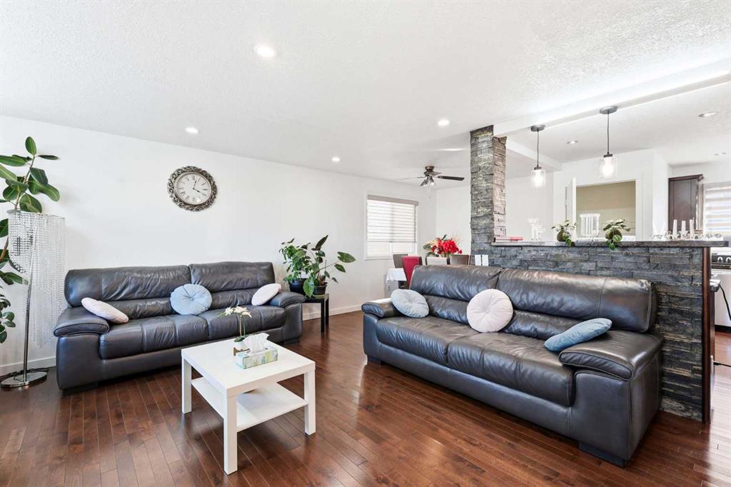 Picture for 419 Whiteview Close NE