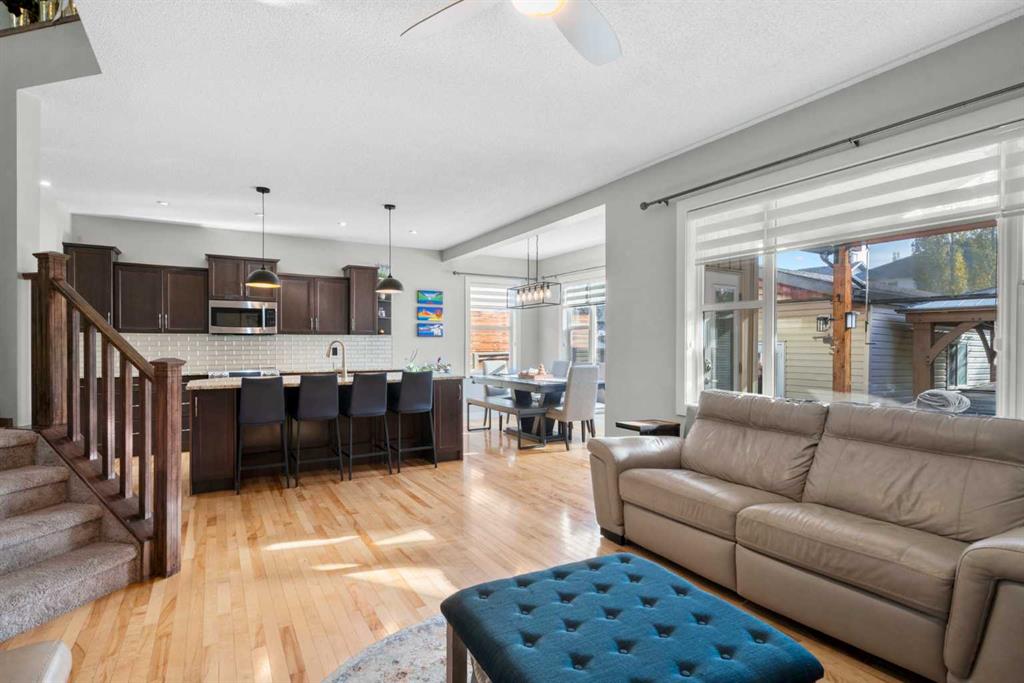 Picture for 2581 Coopers Circle SW https://www.cirrealty.ca/reb/creb/36/A2266136_10.jpg