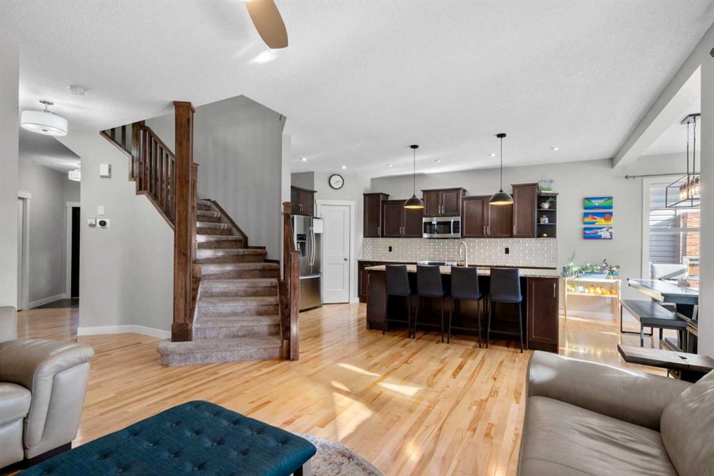 Picture for 2581 Coopers Circle SW https://www.cirrealty.ca/reb/creb/36/A2266136_11.jpg