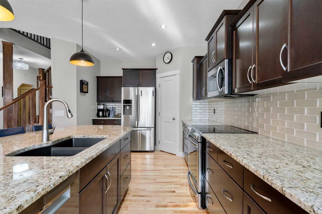 Picture for 2581 Coopers Circle SW https://www.cirrealty.ca/reb/creb/36/A2266136_16.jpg