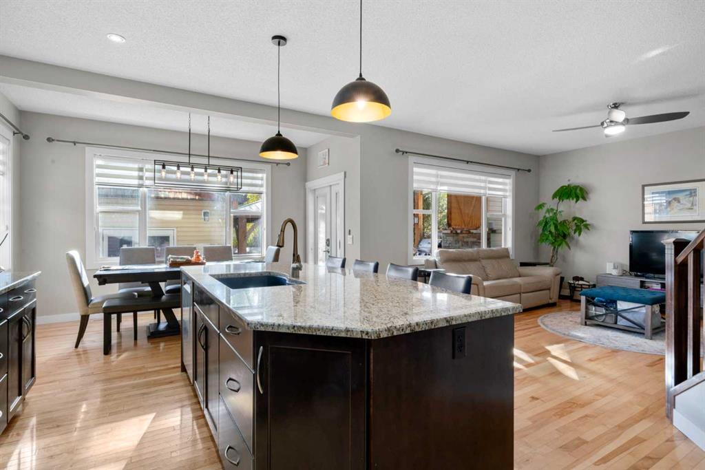 Picture for 2581 Coopers Circle SW https://www.cirrealty.ca/reb/creb/36/A2266136_19.jpg