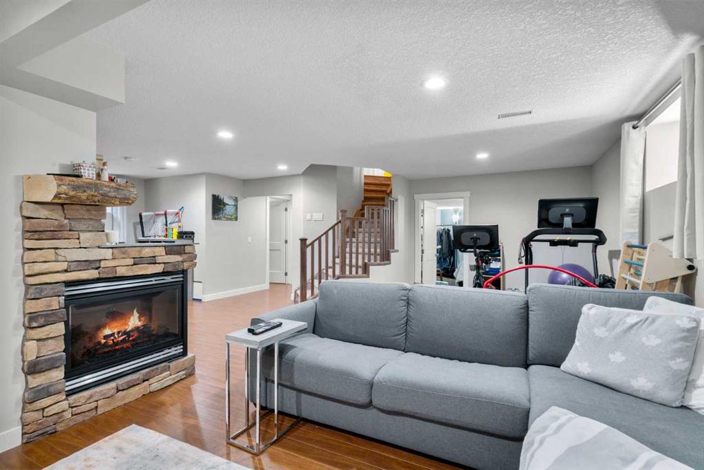 Picture for 2581 Coopers Circle SW https://www.cirrealty.ca/reb/creb/36/A2266136_37.jpg