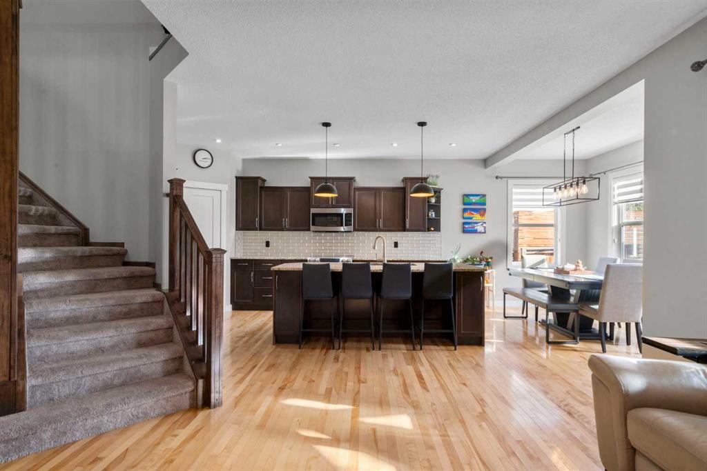 Picture for 2581 Coopers Circle SW https://www.cirrealty.ca/reb/creb/36/A2266136_8.jpg