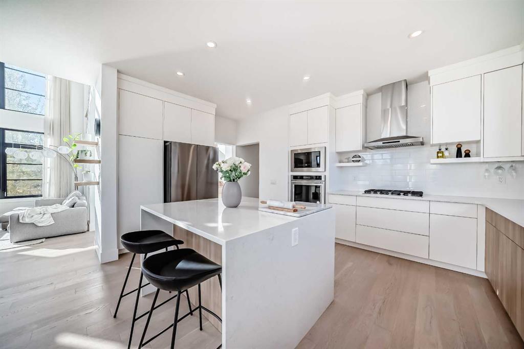 Picture for 26 Treeline Common SW https://www.cirrealty.ca/reb/creb/36/A2266336_11.jpg