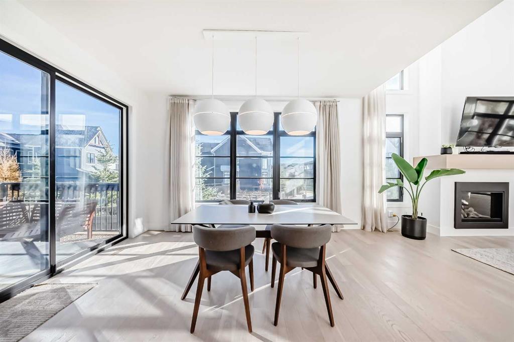 Picture for 26 Treeline Common SW https://www.cirrealty.ca/reb/creb/36/A2266336_19.jpg