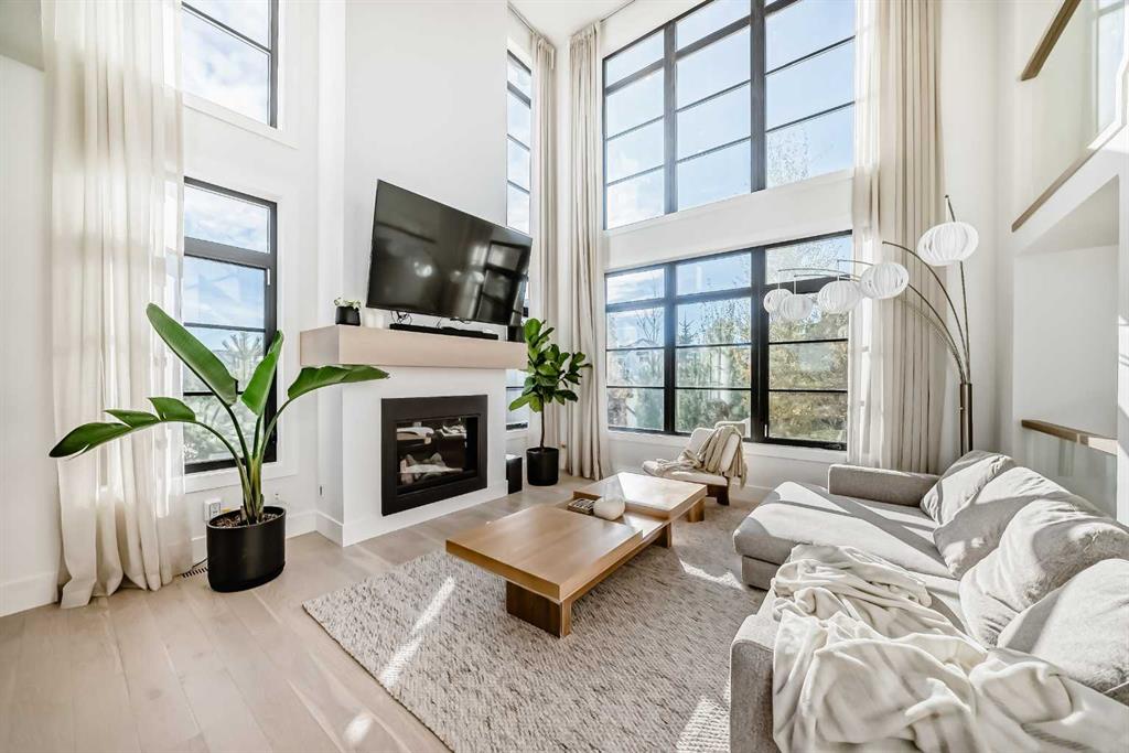 Picture for 26 Treeline Common SW https://www.cirrealty.ca/reb/creb/36/A2266336_20.jpg