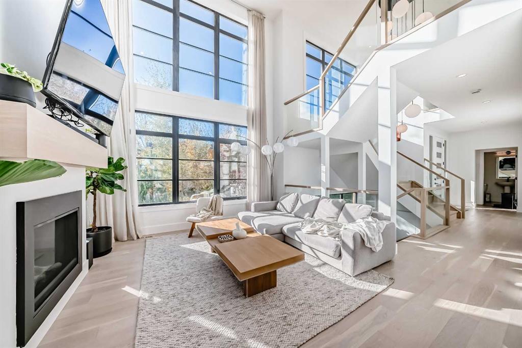 Picture for 26 Treeline Common SW https://www.cirrealty.ca/reb/creb/36/A2266336_22.jpg