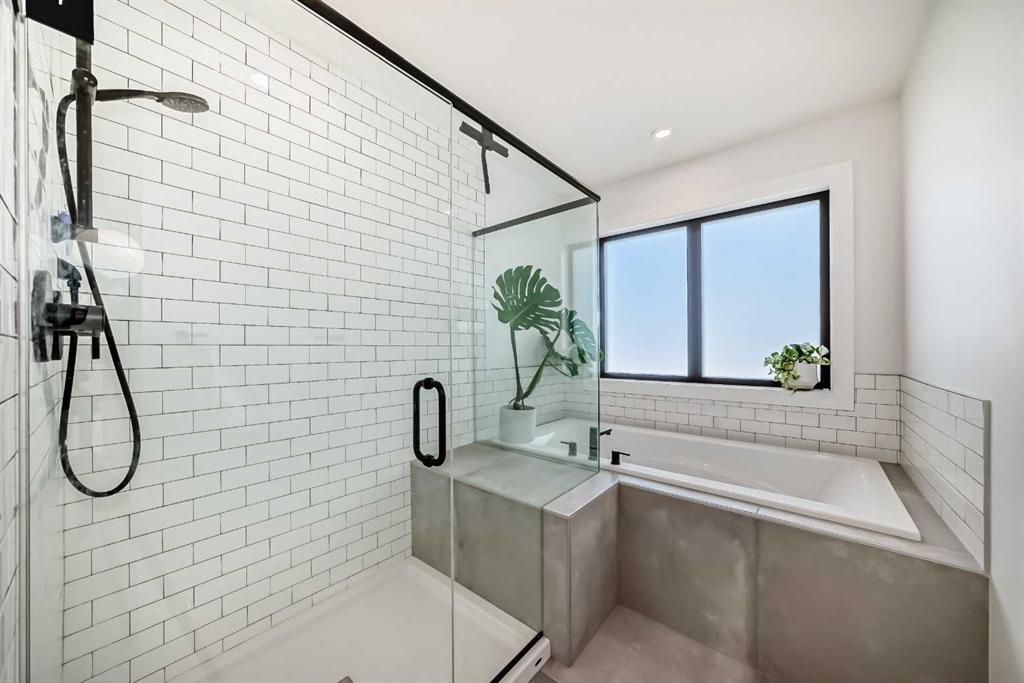 Picture for 26 Treeline Common SW https://www.cirrealty.ca/reb/creb/36/A2266336_33.jpg