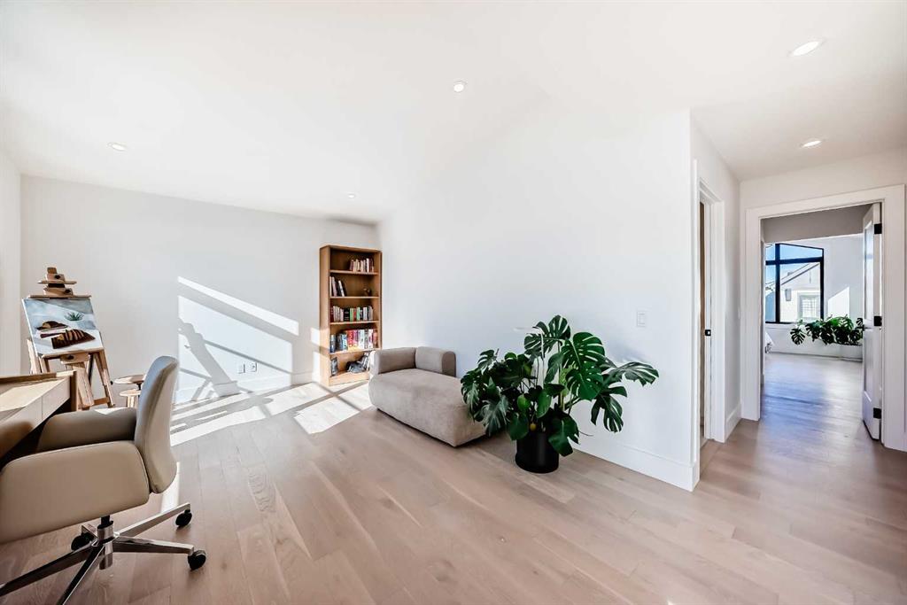 Picture for 26 Treeline Common SW https://www.cirrealty.ca/reb/creb/36/A2266336_42.jpg