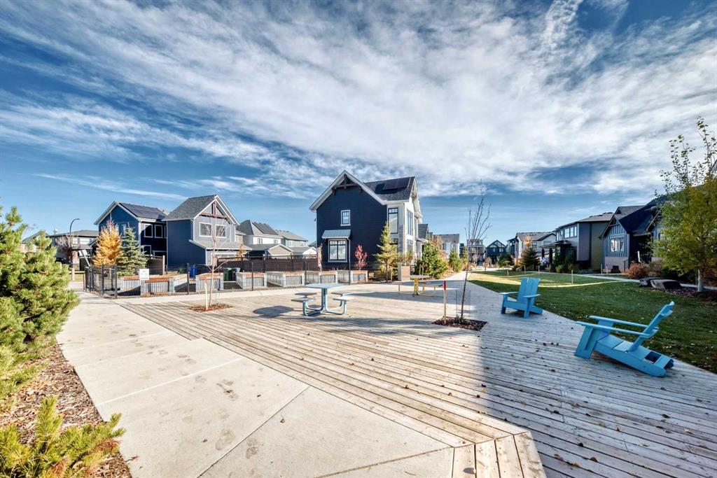 Picture for 26 Treeline Common SW https://www.cirrealty.ca/reb/creb/36/A2266336_50.jpg