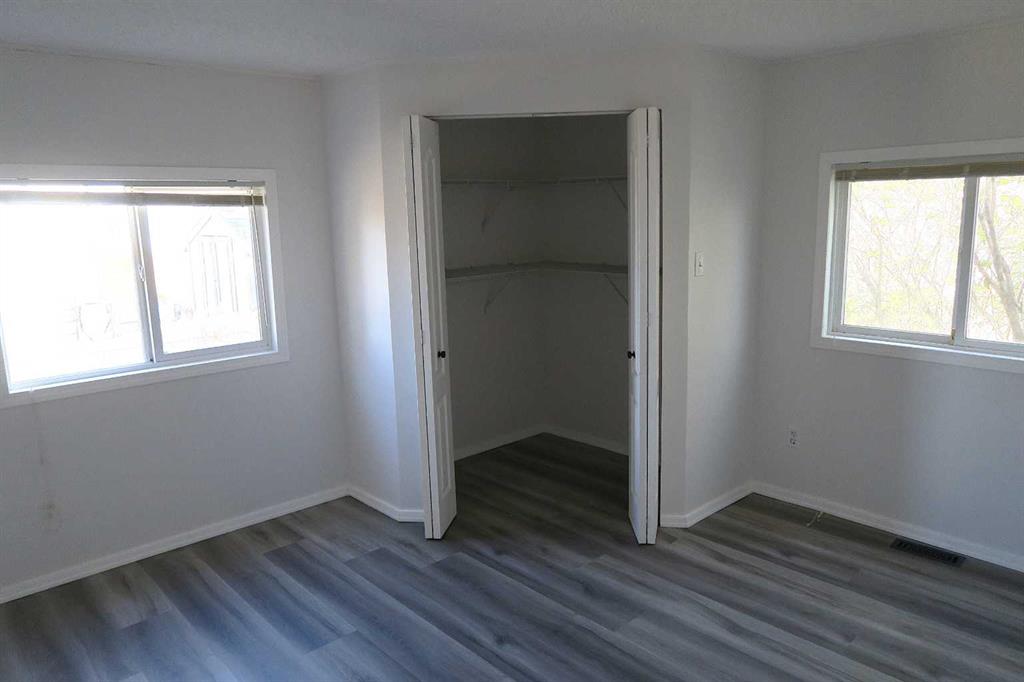 Picture for 901 Briarwood Crescent 