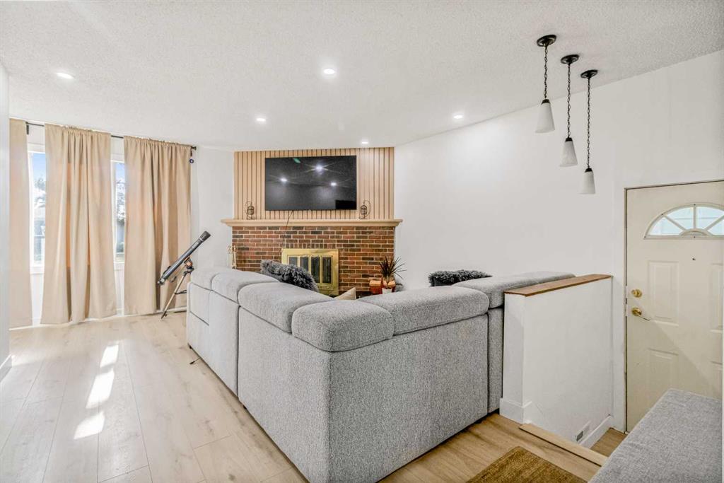 Picture for 147 Dovercliffe Way SE