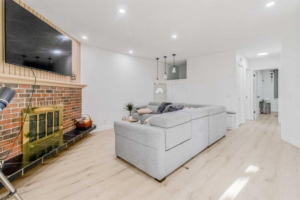 Picture for 147 Dovercliffe Way SE