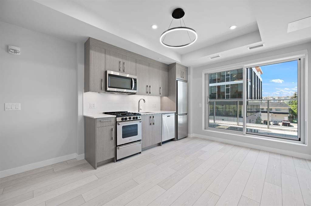 Picture for 209, 110 18A Street NW