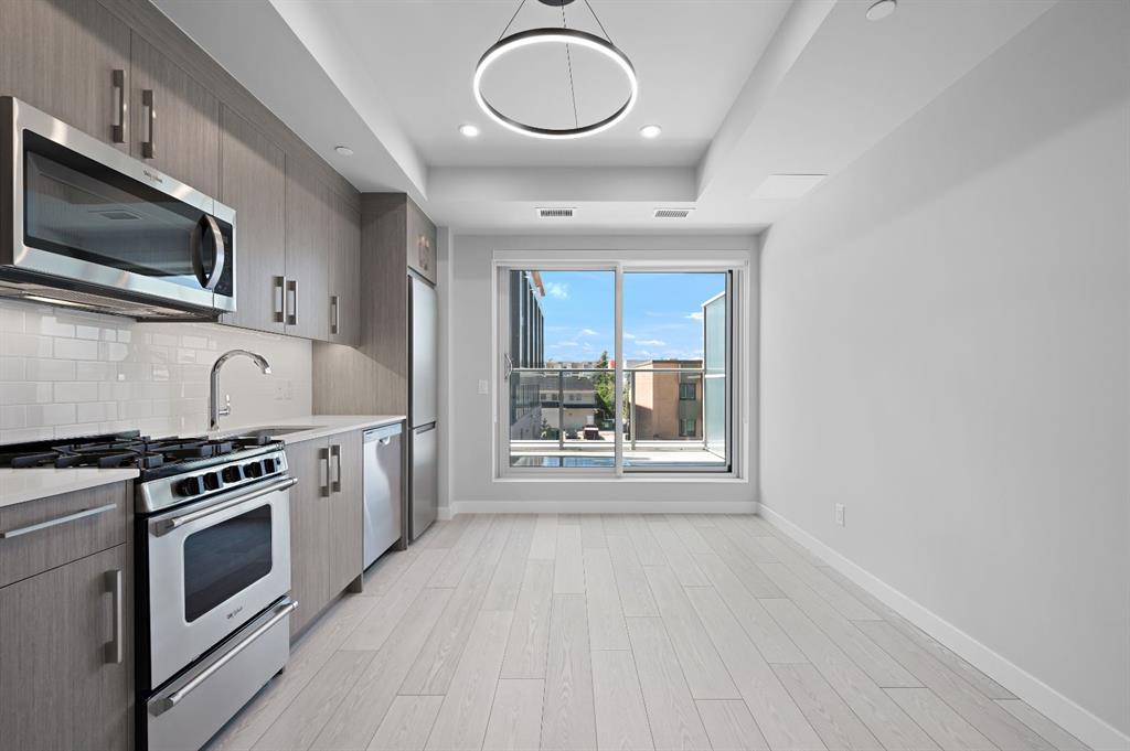 Picture for 209, 110 18A Street NW