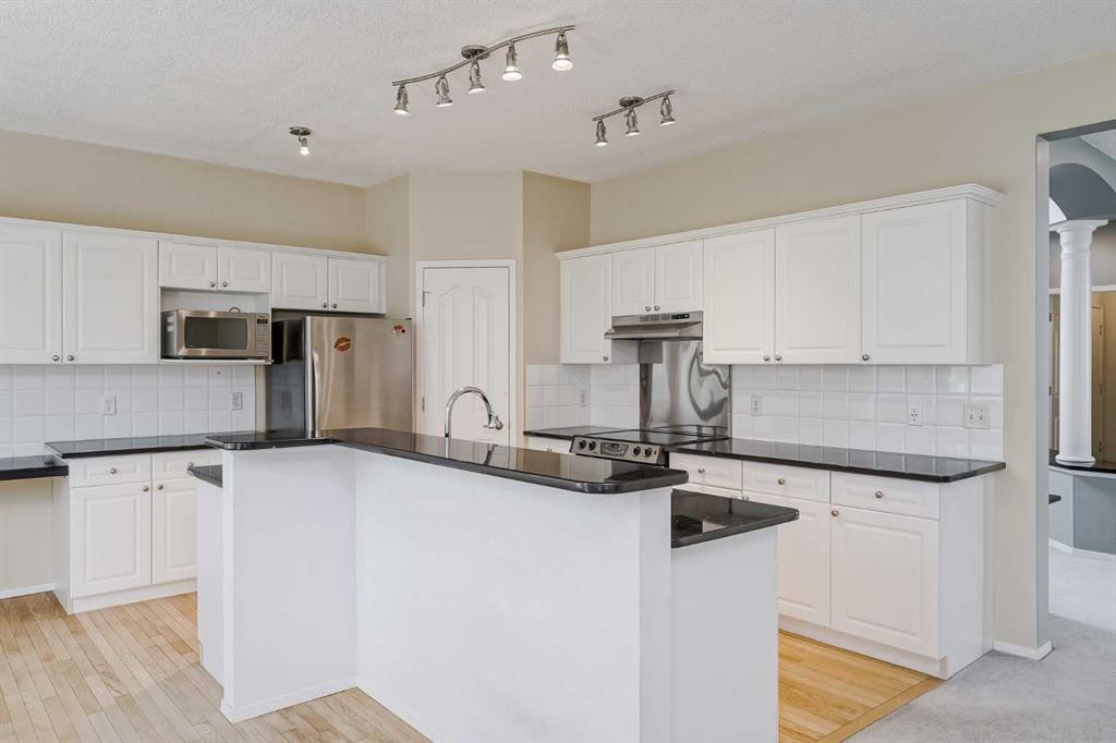 Picture for 375 Douglas Glen Gardens SE