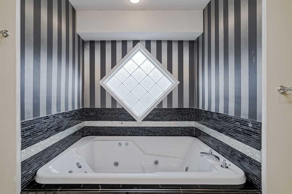 Picture for 375 Douglas Glen Gardens SE