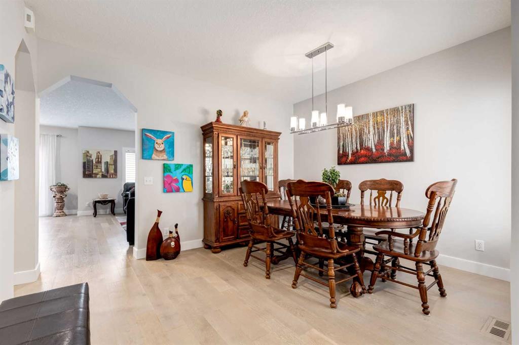 Picture for 163 Cougarstone Court SW