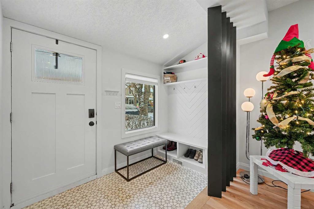 Picture for 835 18 Avenue NW