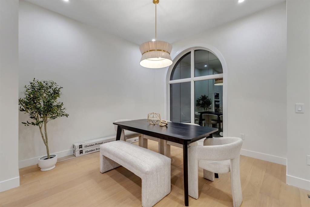 Picture for 2518 20 Street SW