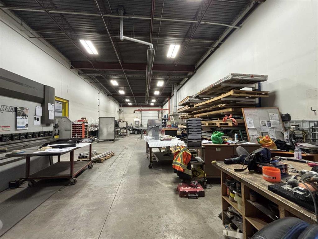 Picture for 1114 &amp; 1118, 4316 64 Avenue SE