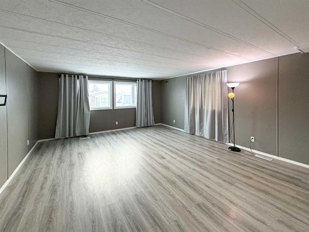 Picture for 31 5103 61 Avenue 