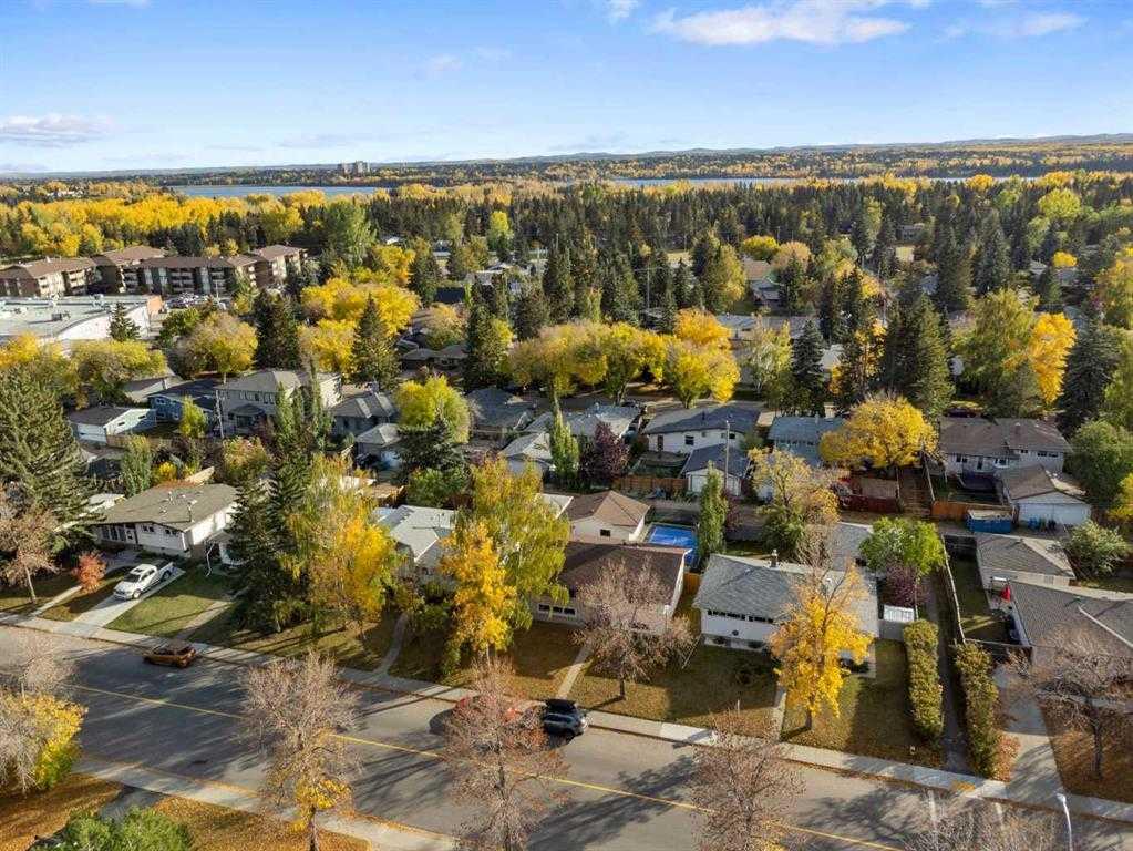 Picture for 2631 63 Avenue SW