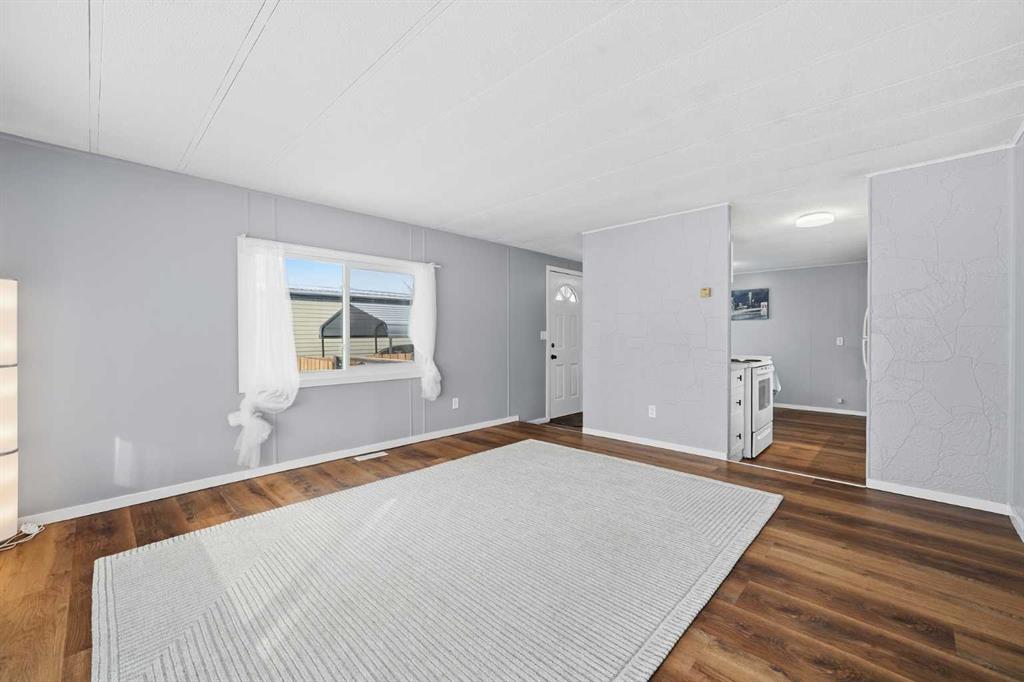 Picture for 281, 6220 17 Avenue SE