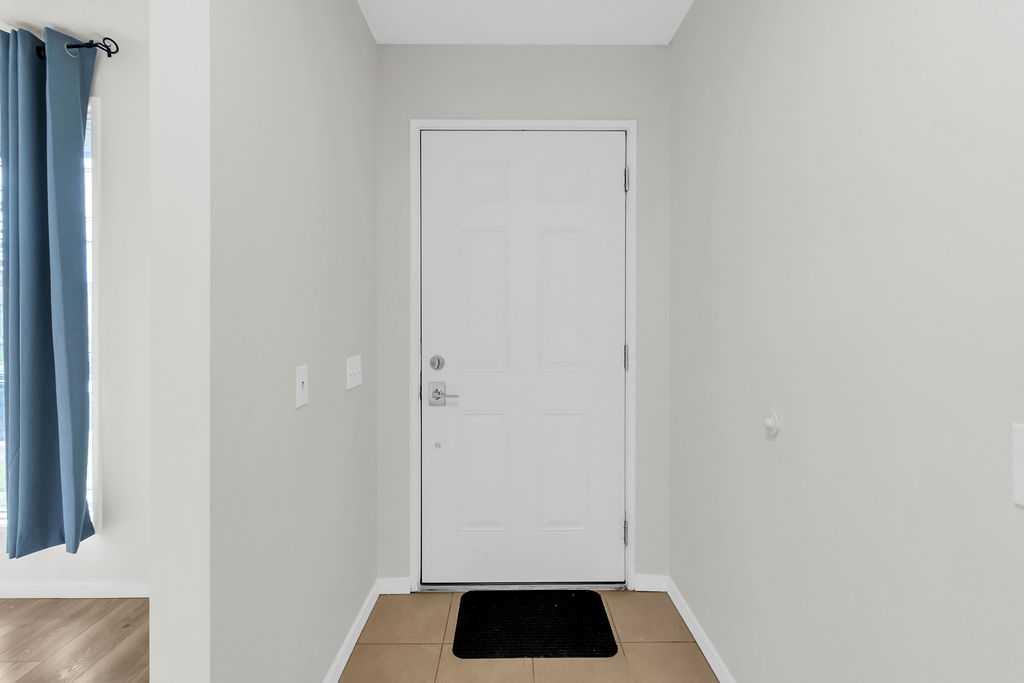 Picture for 10 Radcliffe Crescent SE