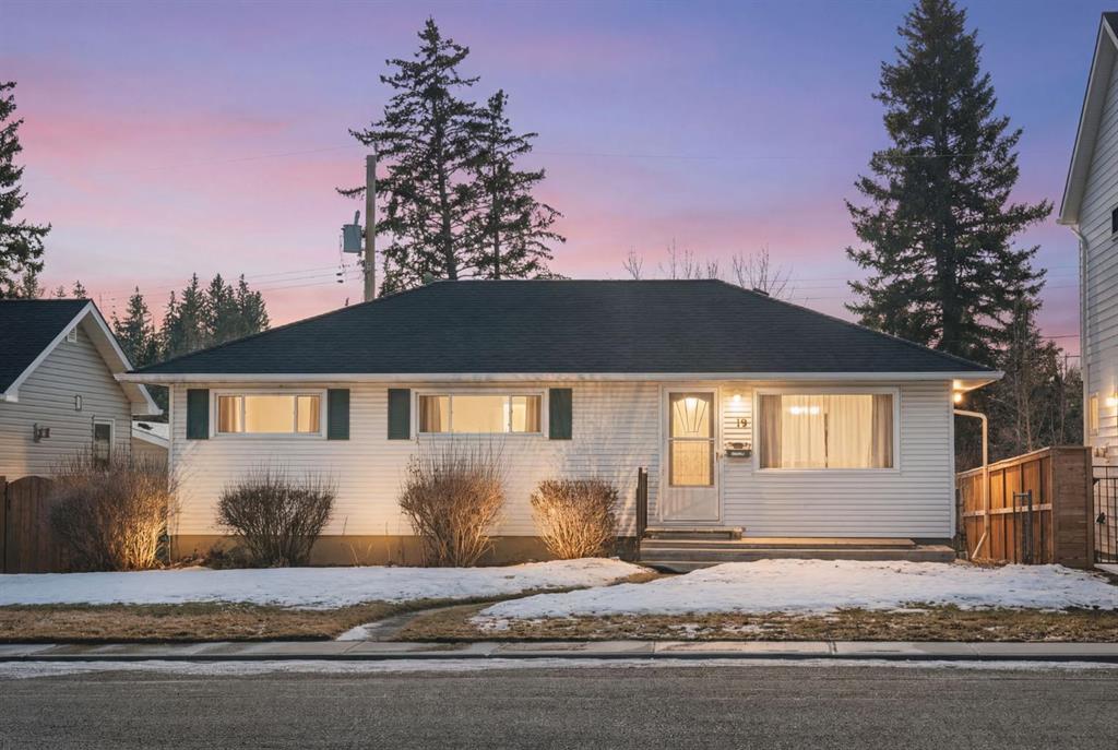 Picture for 19 Carmangay Crescent NW