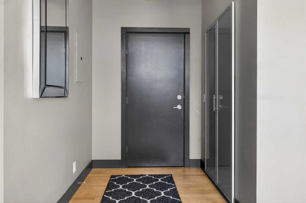 Picture for 402, 410 1 Avenue NE