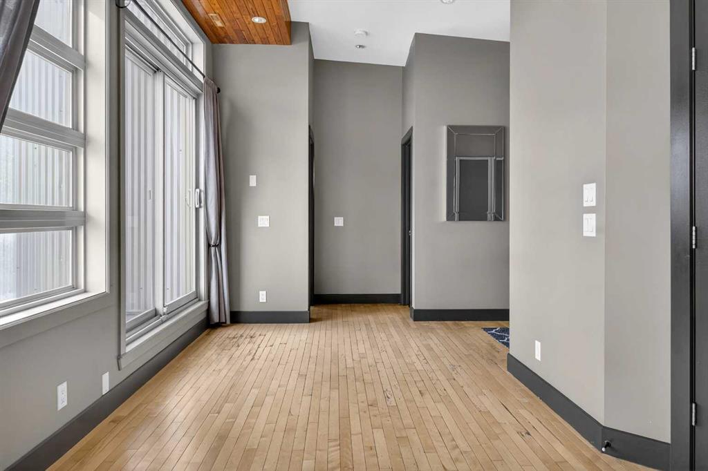 Picture for 402, 410 1 Avenue NE