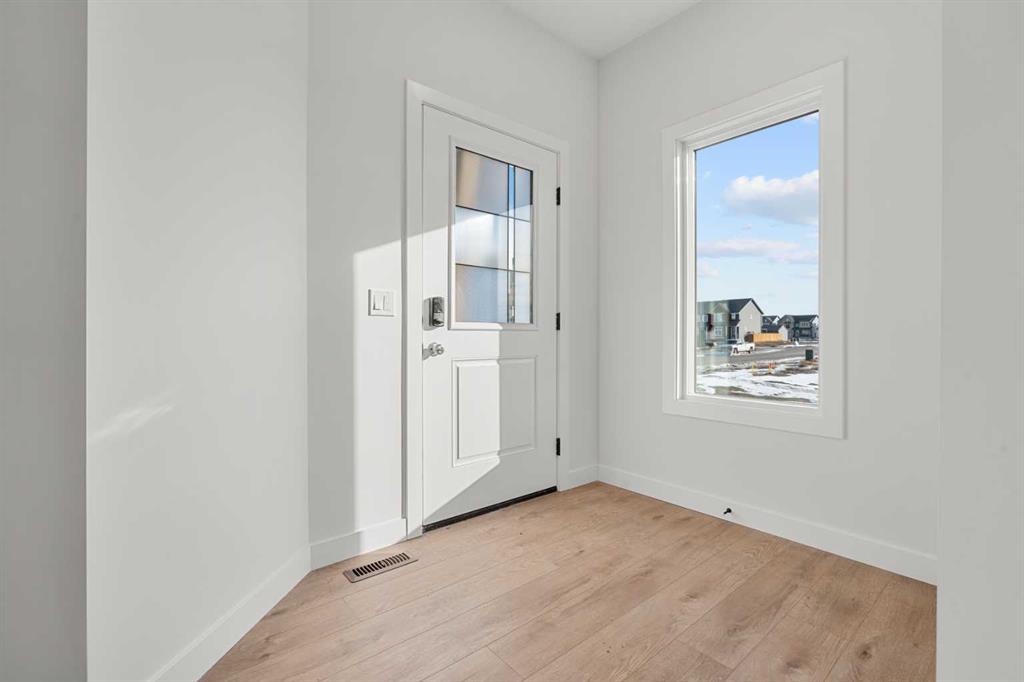 Picture for 512 Lawthorn Way SE