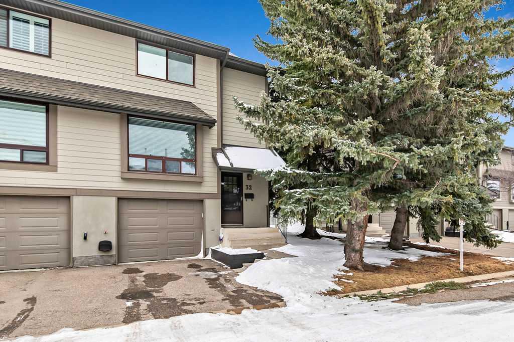 Picture for 32, 5019 46 Avenue SW